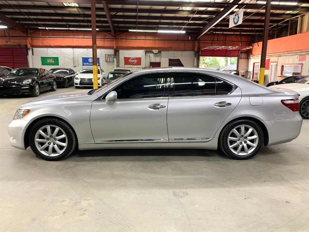 2008 Lexus LS Base